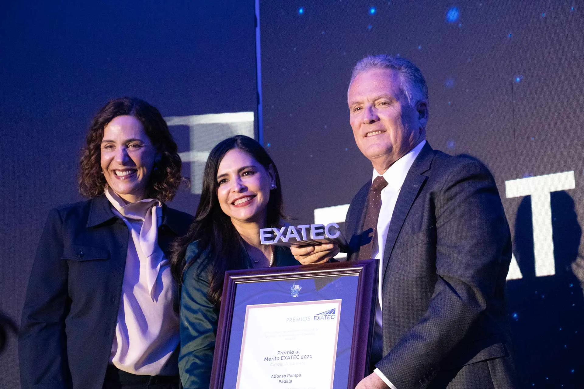 Premio Mérito EXATEC para Alfonso Pompa en el Tec Guadalajara. 