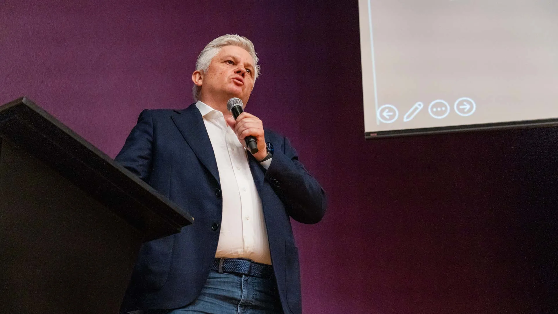 5 consejos de John Sutcliffe, reportero de ESPN, para cumplir tus sueños