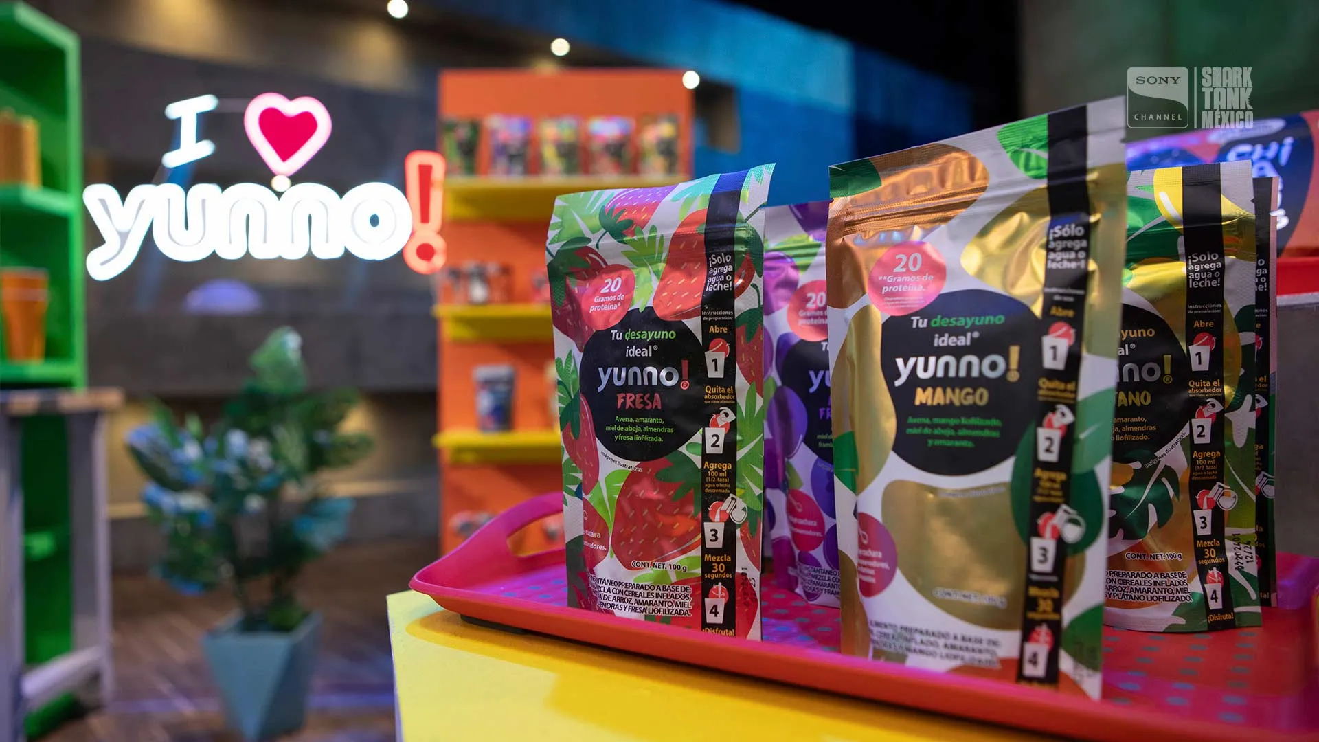 Presentación física de Yunno!, emprendimiento de EXATEC del campus Querétaro