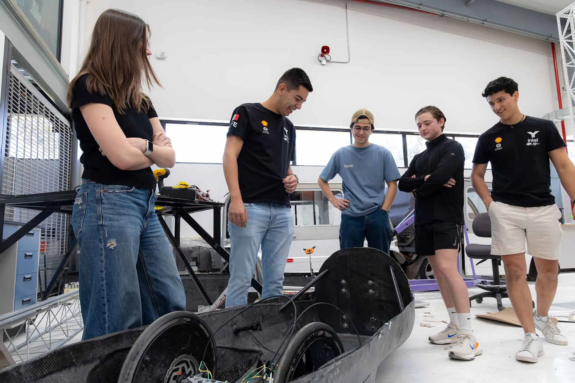 Autos eléctricos creados en Tec Guadalajara para competir en Shell Eco-Marathon.