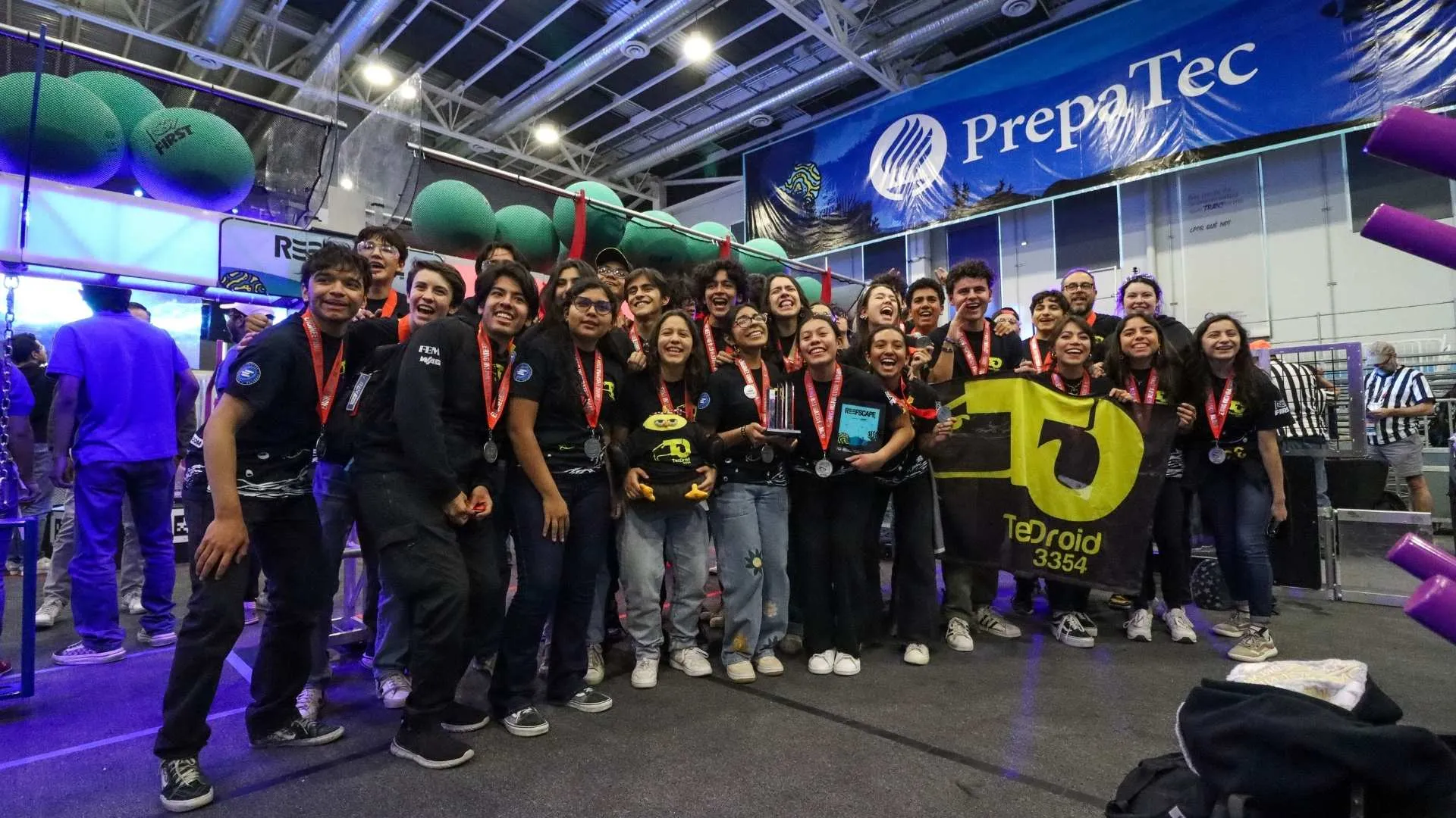 TecDroid de PrepaTec Querétaro ganó pase al mundial en Houston al obtener el Engineering Inspiration Award.