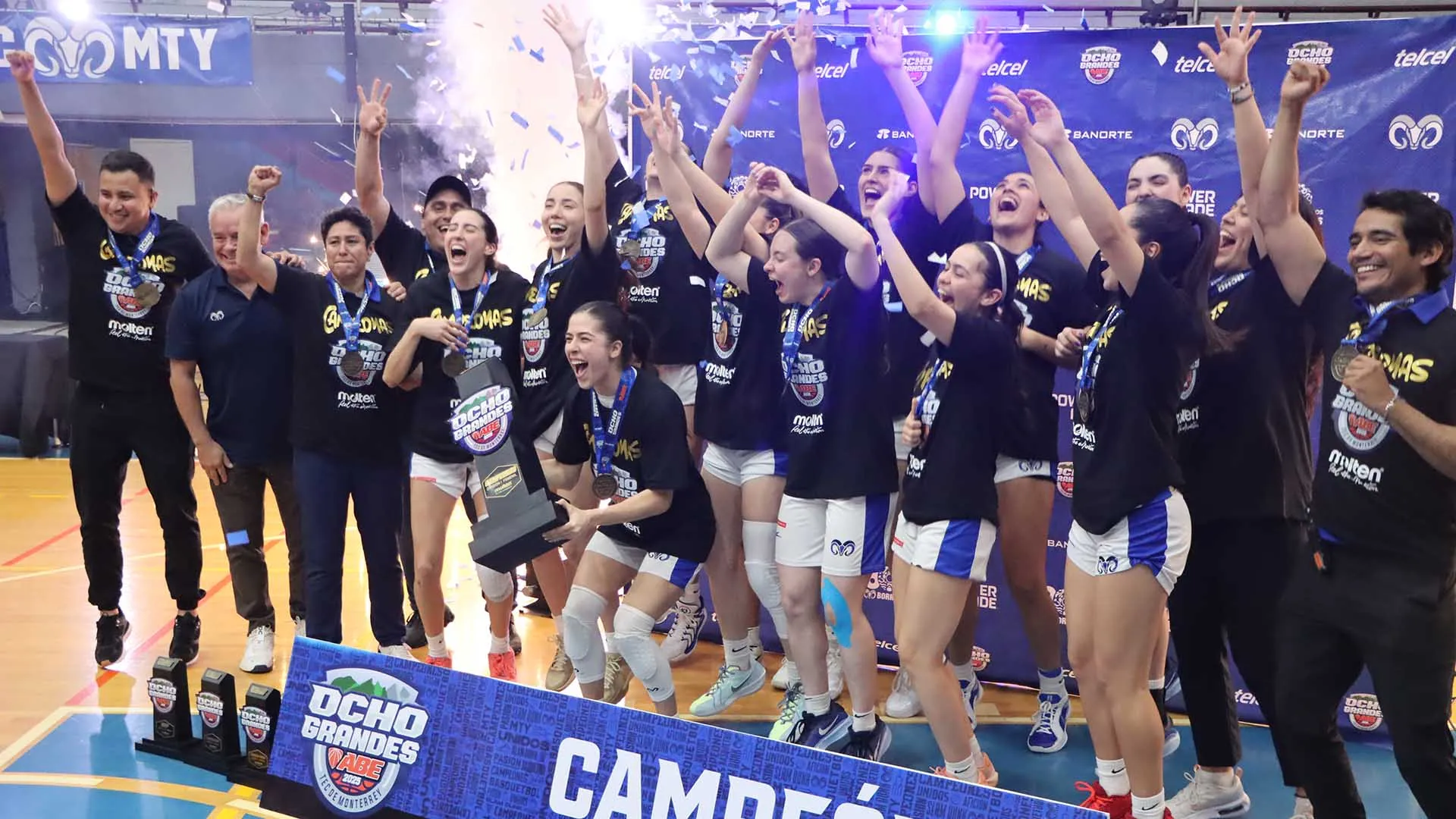 Borregos Mty ¡tricampeonas del basquetbol colegial!