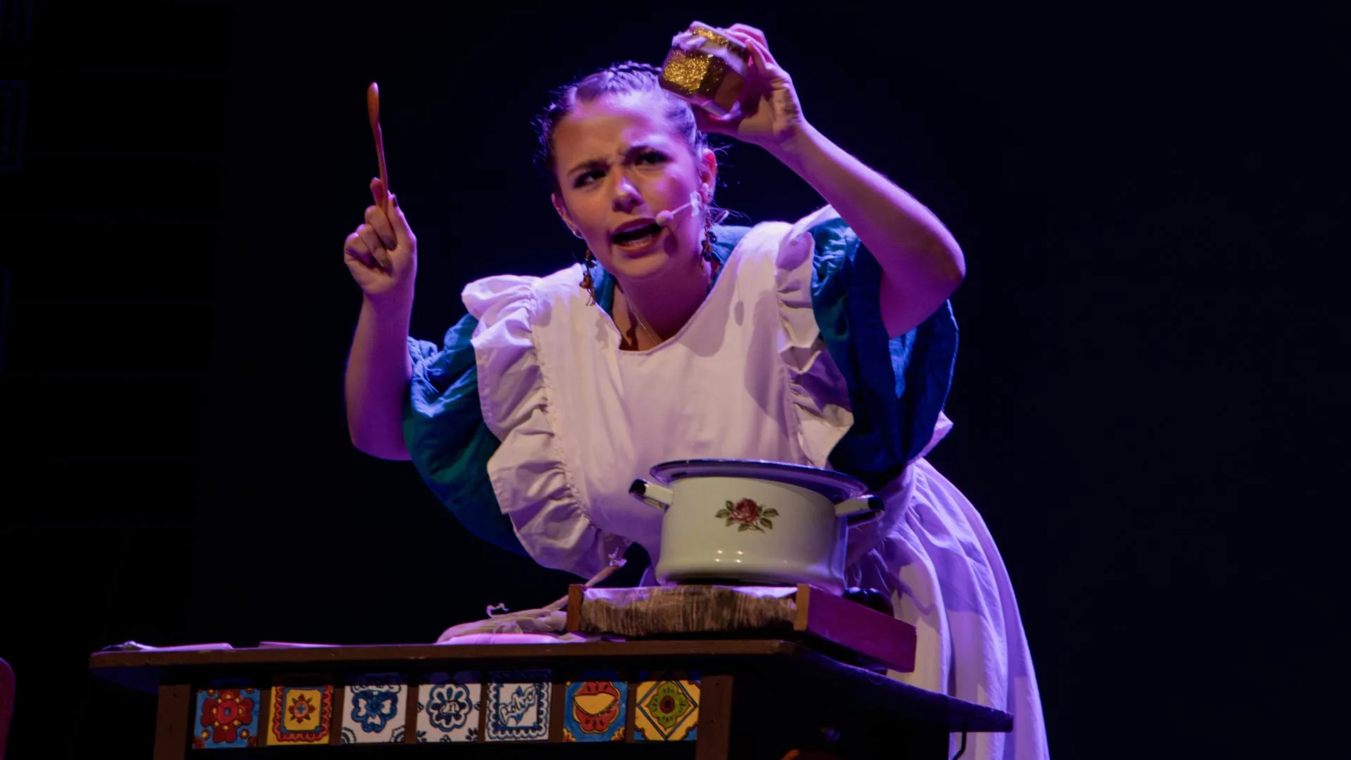 Monólogo que desaprende tradición familiar gana en VIBRART 2025