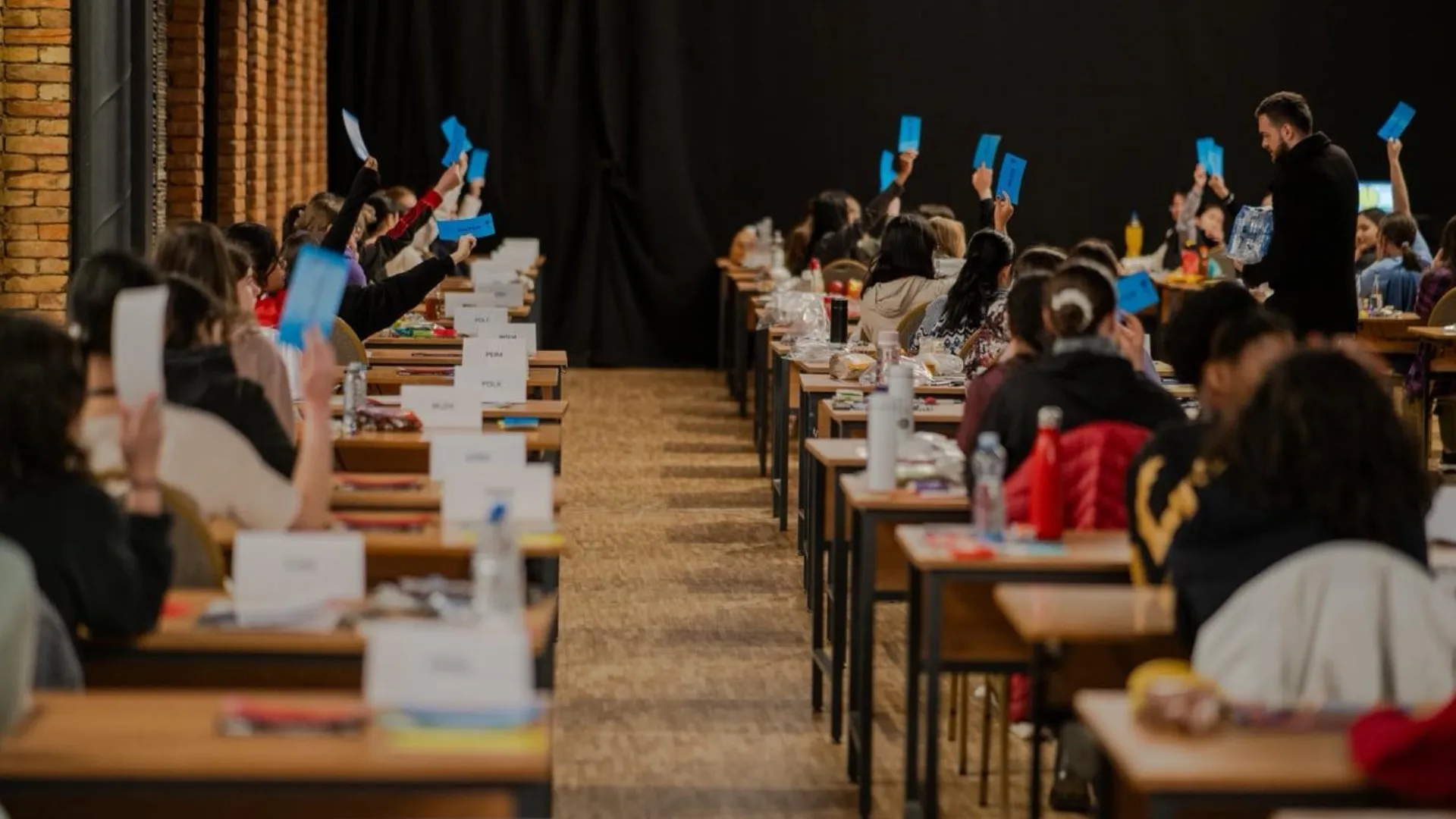 Andrea Cascante y Alejandra Muñoz, estudiantes de la PrepaTec Cuernavaca, obtuvieron medallas de bronce representando a México en la Olimpiada Europea Femenil de Matemáticas (EGMO por su siglas en inglés) 2025.