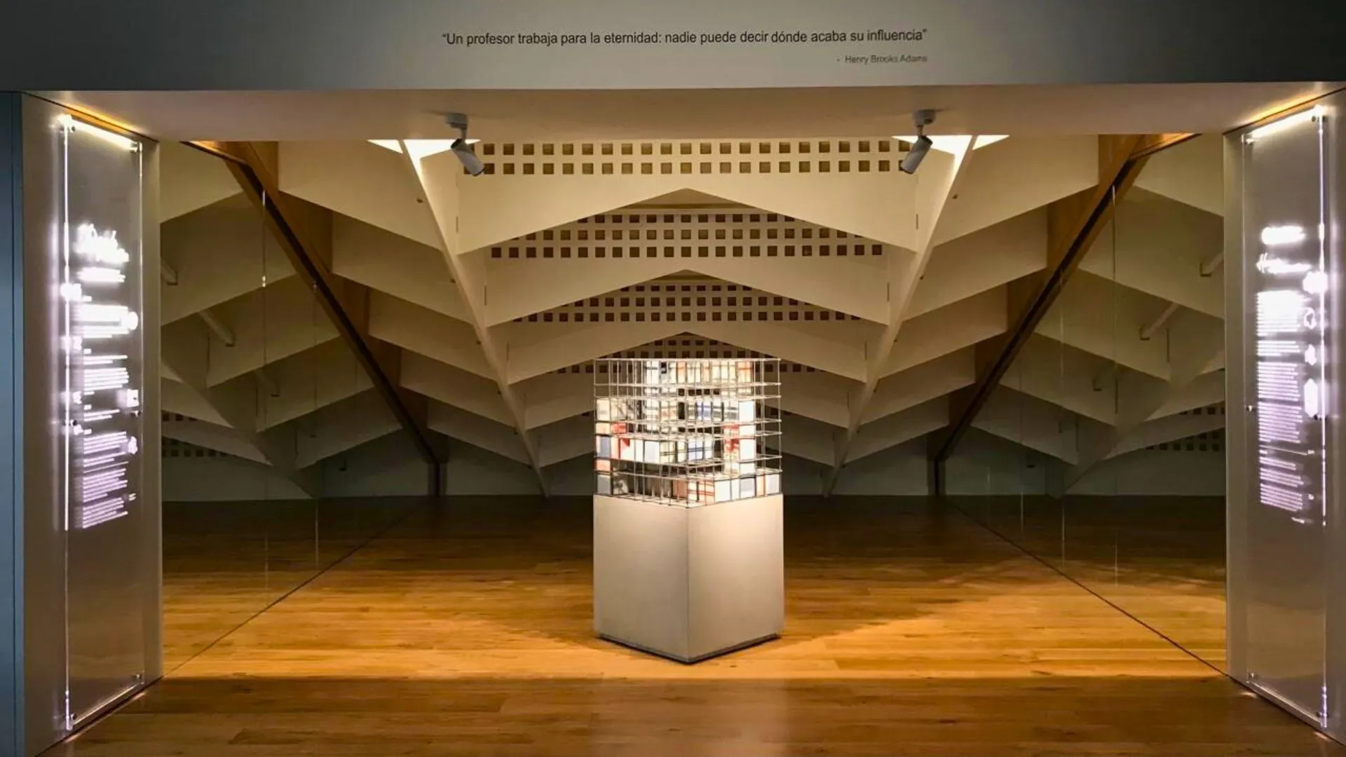 Homenaje a profesores a través de instalación de arte completa