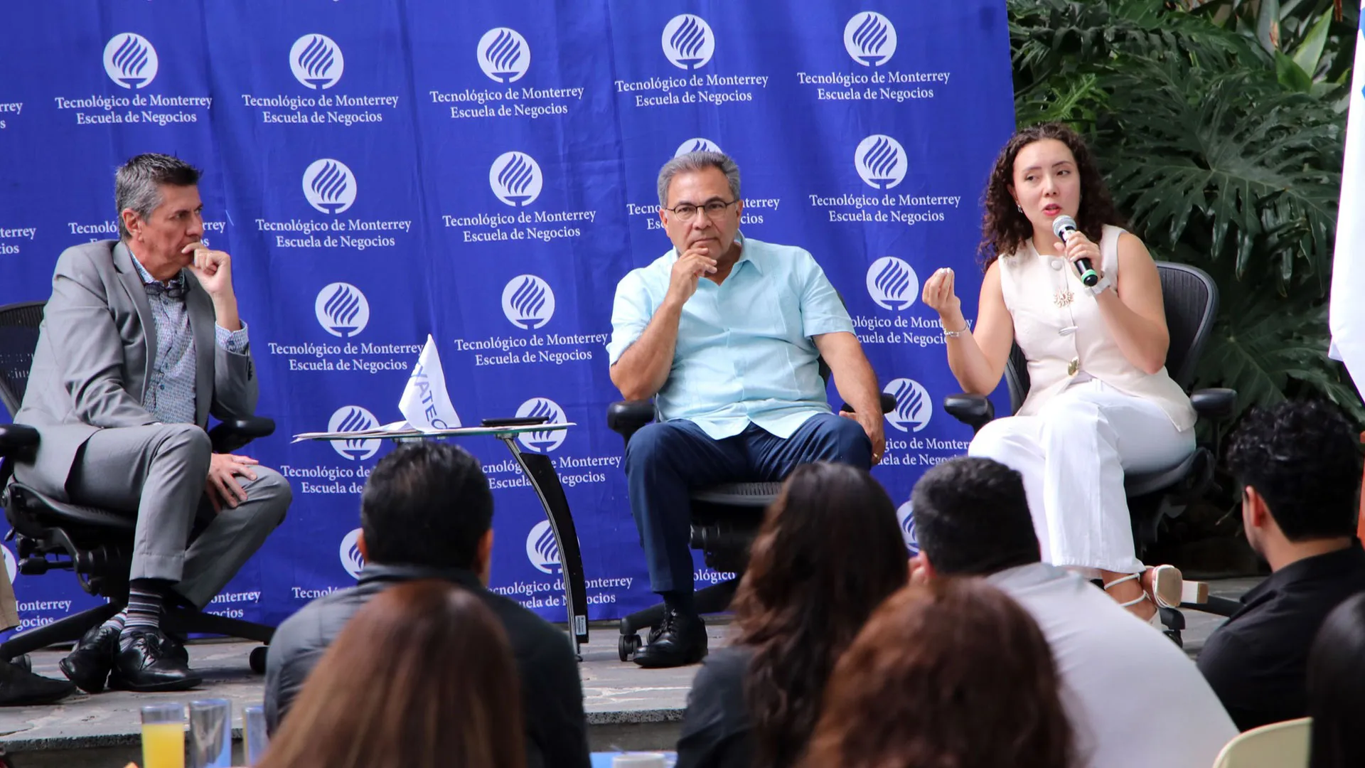 La Escuela de Negocios del campus Cuernavaca reunió a egresados para hacer networking y conocer lo que hacen las empresas para enfrentar desafíos globales de la mano de expertos de la industria.