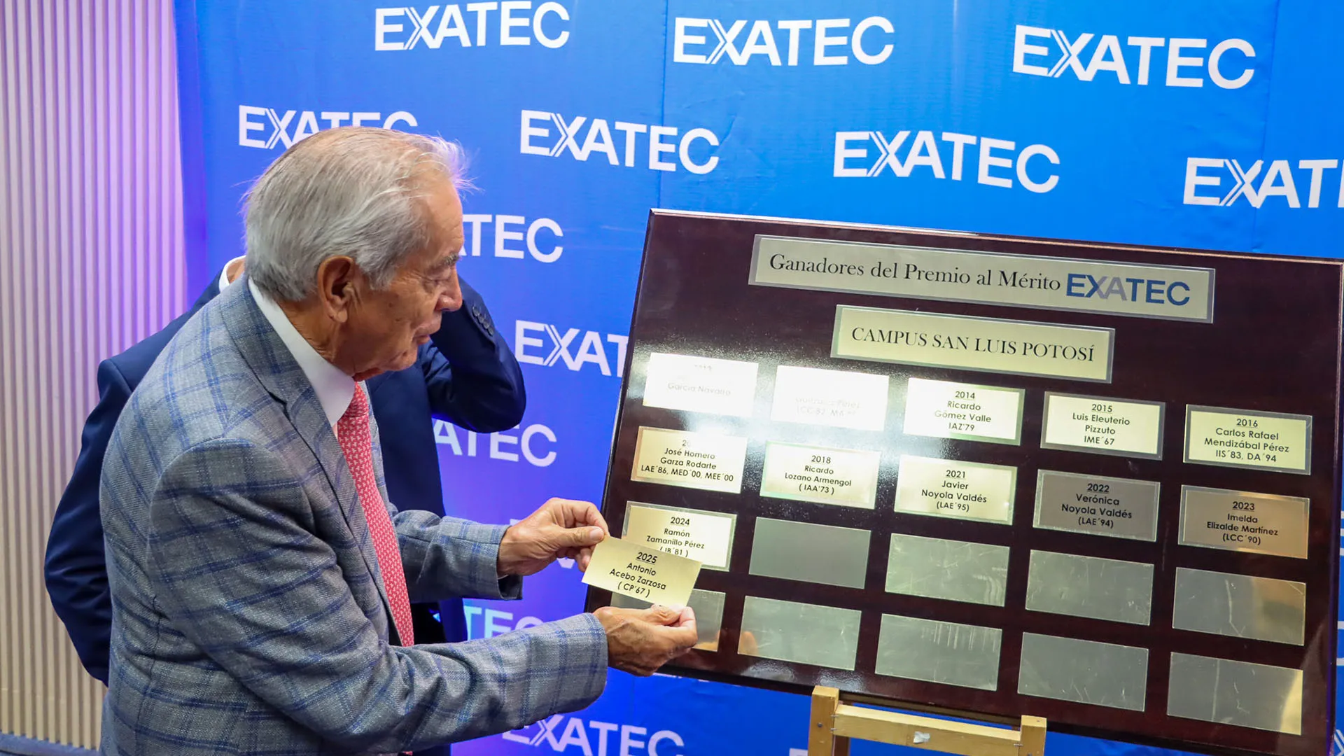 Entrega de Premio al Mérito EXATEC