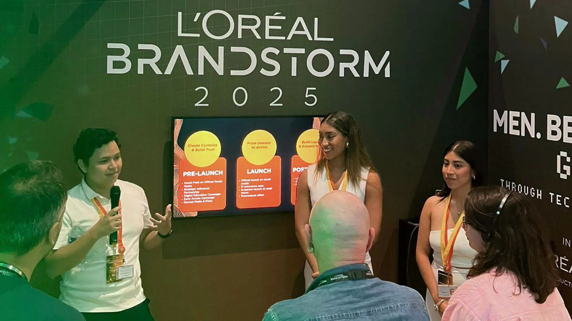 Tres estudiantes de la Escuela de Ingeniería y Ciencias representaron a México en la final internacional de la competencia de innovación de L'Oréal Brandstorm en París, Francia.