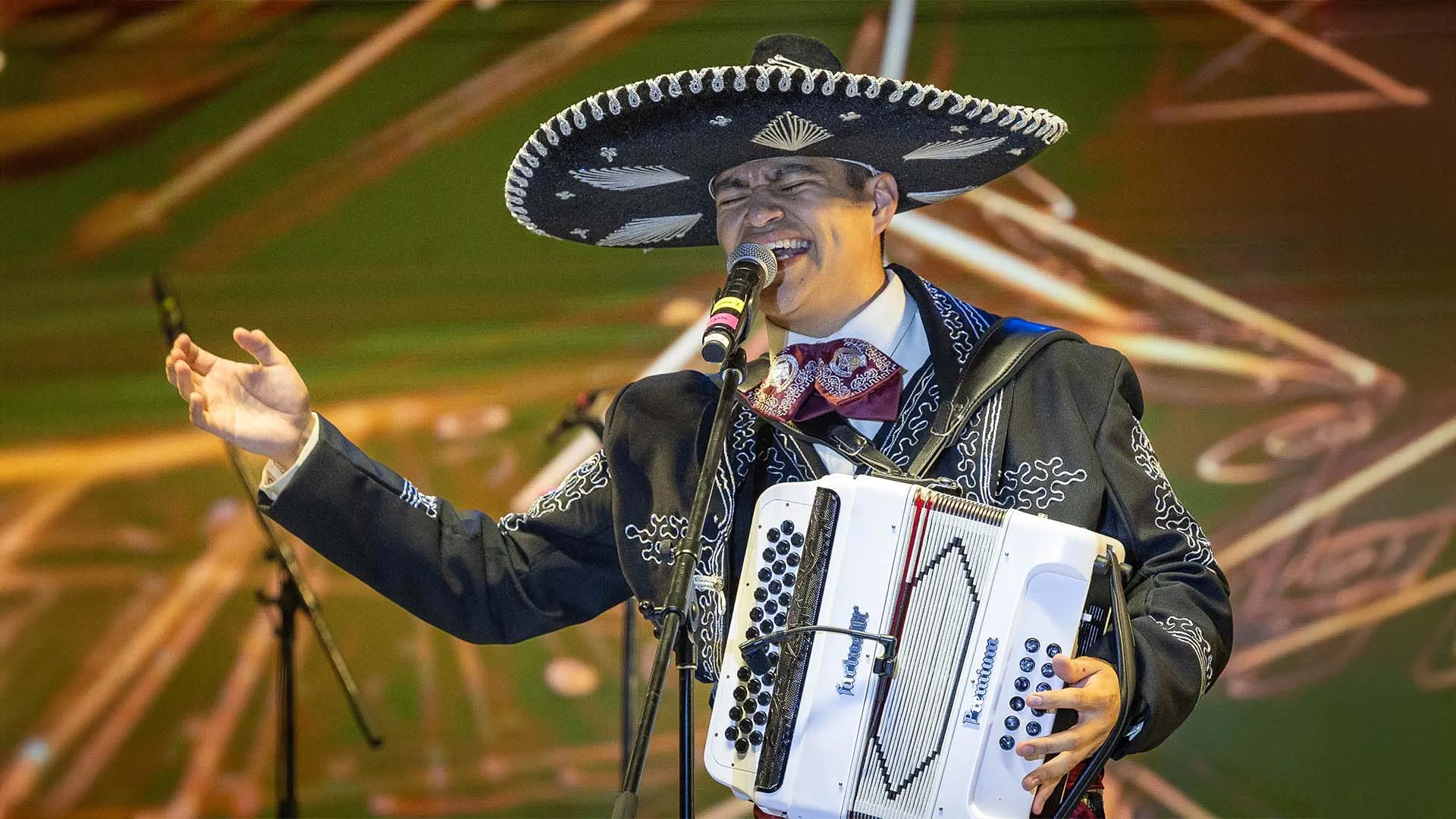 Luis Diego estrena musical folklórico