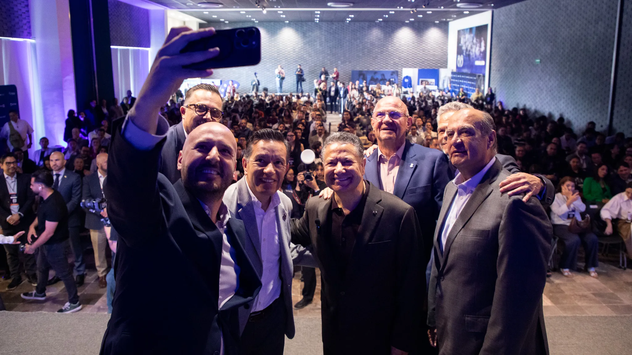 Selfie con el gobernador del Estado de Hidalgo en Futura Capital