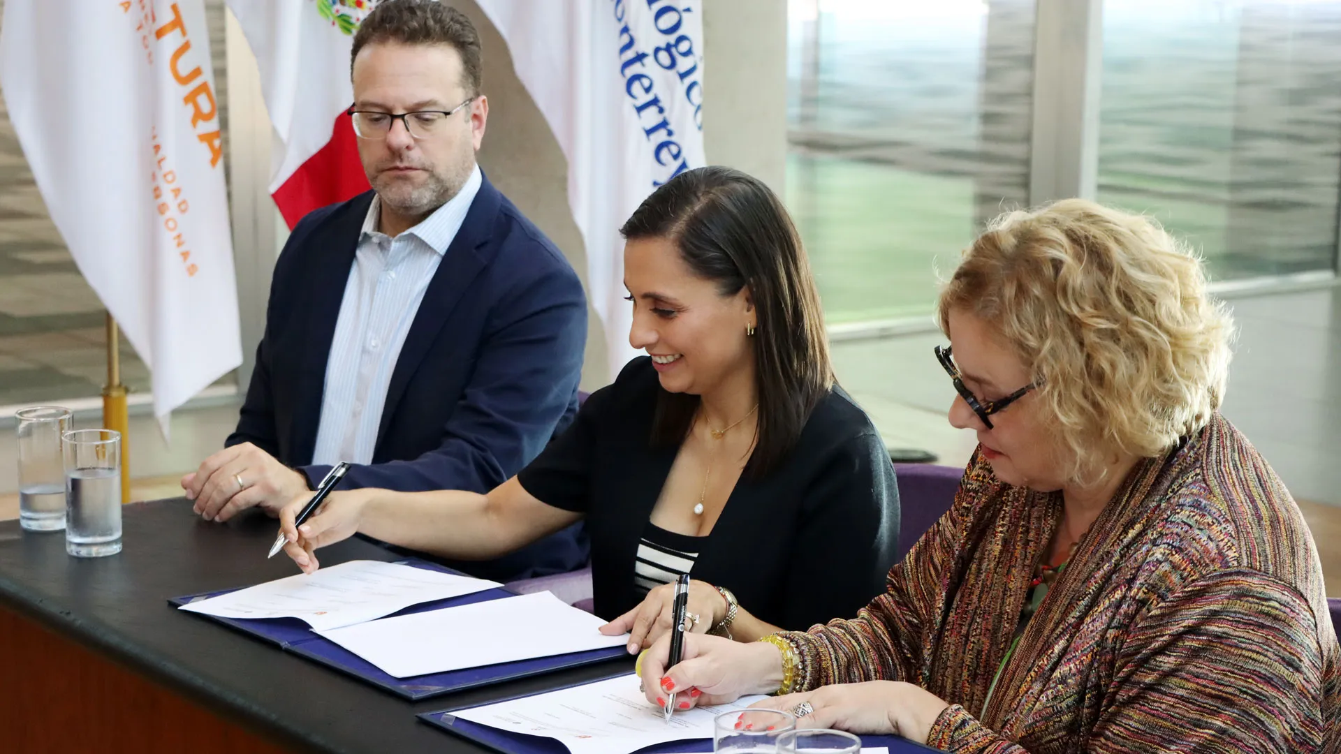 CONARTE y EAAD firma de convenio.