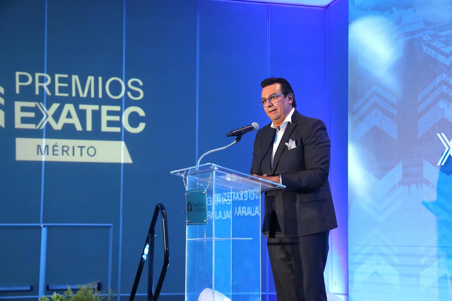 Premio Mérito EXATEC 2025 para Raúl Revuelta, del Tec Guadalajara.