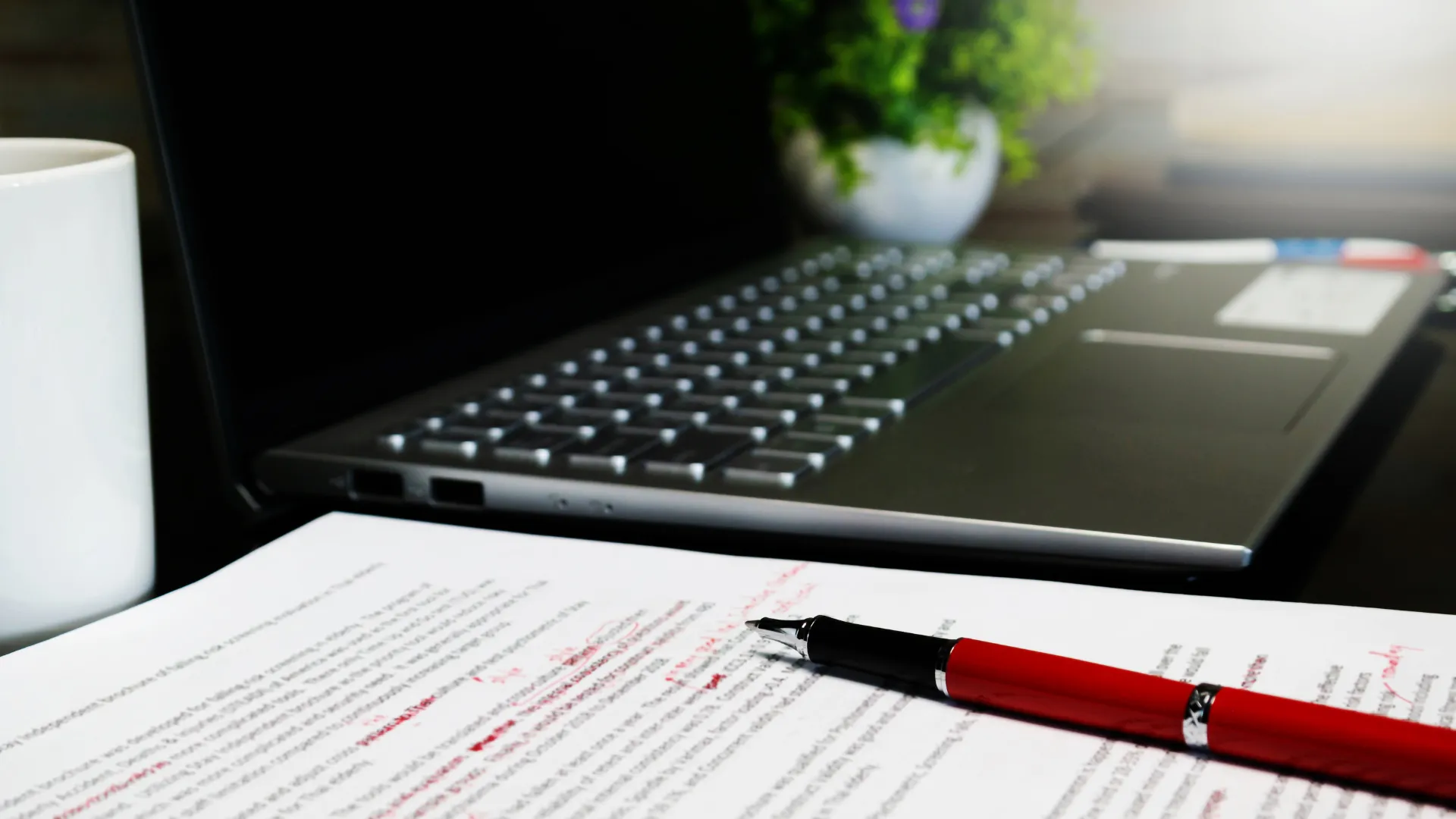 Computadora, con escrito