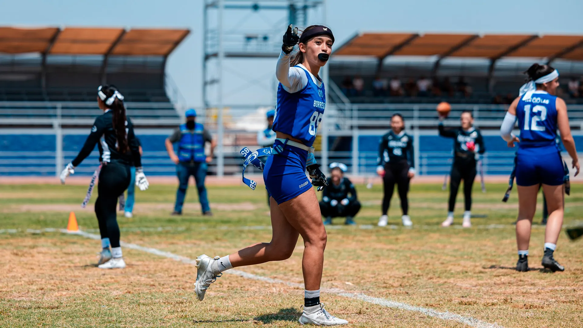 Jugadora de Borregos Laguna festeja en partido de Borregos Laguna