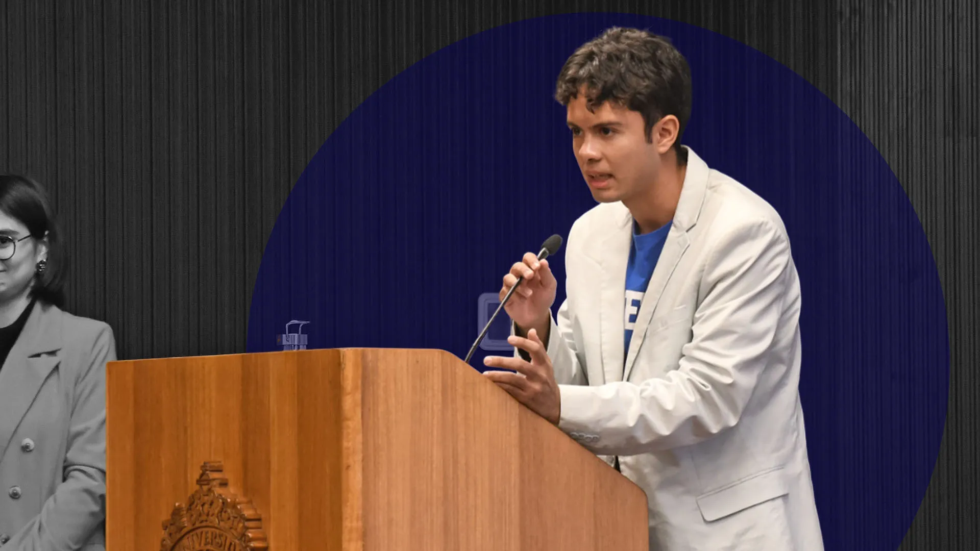 Cristopher dando su discurso al ganar en Chile