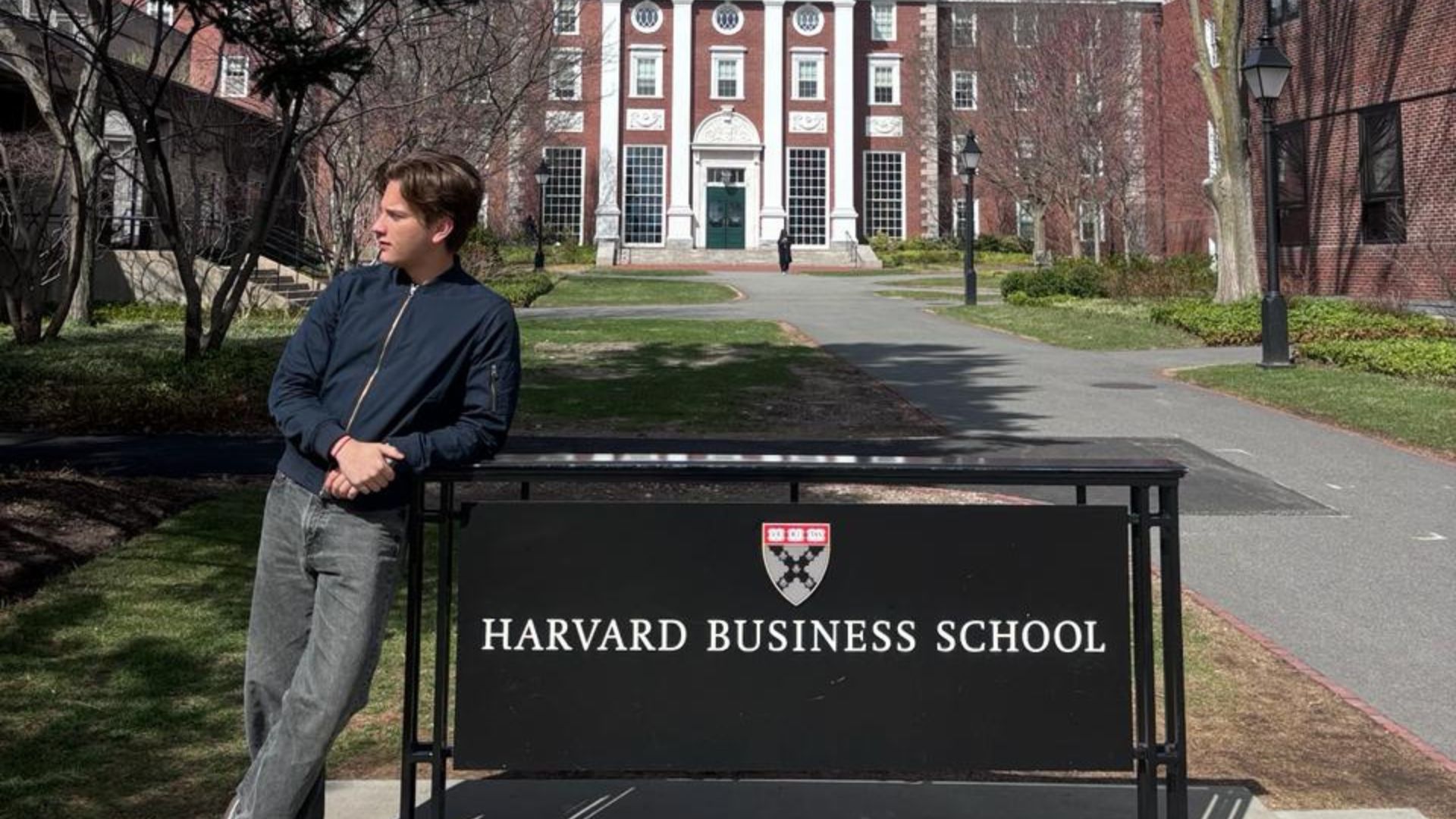 Santiago en Harvard Business School. Foto: Cortes&iacute;a Santiago Domenech.