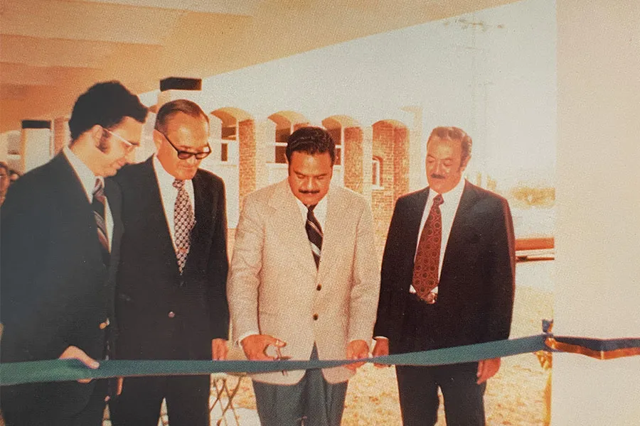 38.	Ceremonia de inauguración del campus Jacarandas en 1975