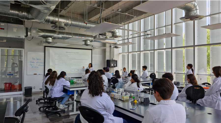 Estudiantes de biotecnolog&iacute;a del Tec campus Quer&eacute;taro, ganan oro en la competencia internacional BIOMOD 2025, llevada a cabo en Jilin, China.