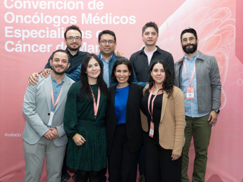Equipo de onc&oacute;logos especialistas en c&aacute;ncer de mama de TecSalud.
