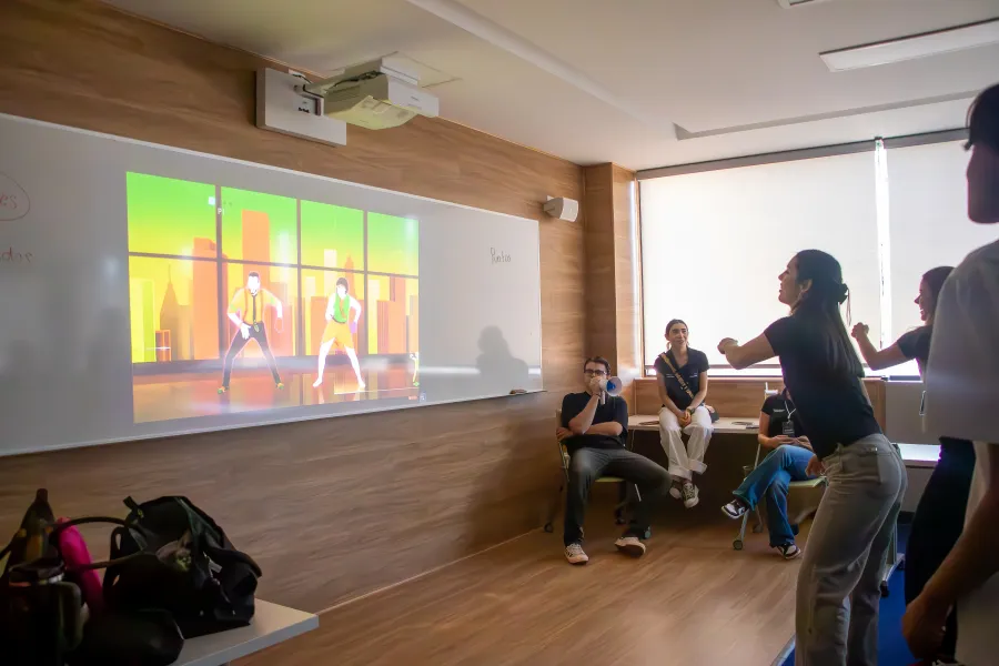 Taller de Mentes Luminosas: Ciencia, tecnolog&iacute;a y creatividad