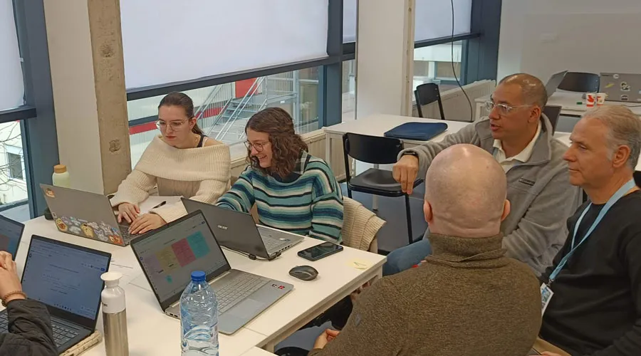 El profesor Ivo Ayala present&oacute; en B&eacute;lgica proyectos desarrollados por estudiantes del Tec Quer&eacute;taro para apoyar procesos de rehabilitaci&oacute;n y mejorar la calidad de vida de personas con discapacidad.
