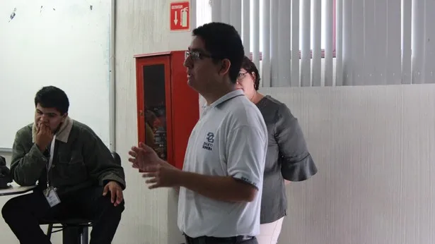 Jose Miguel L&iacute;der del Ma&ntilde;ana exponiendo su capacidad