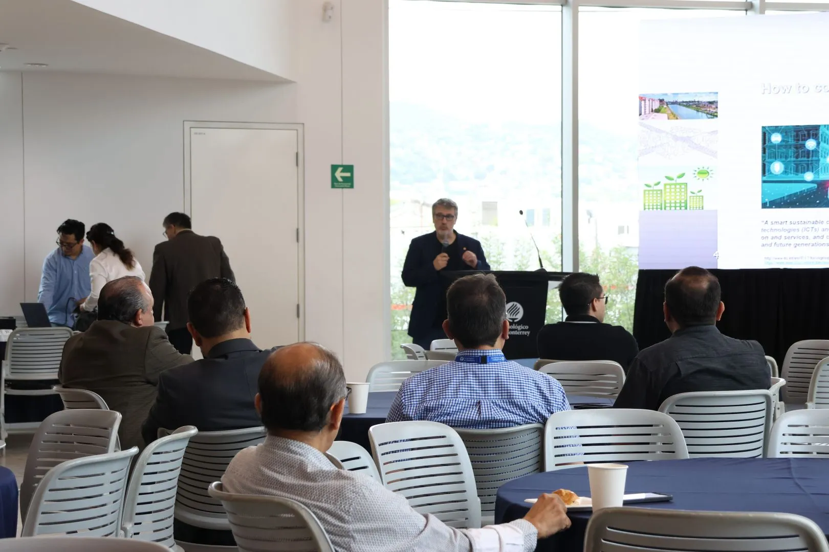 Perspectiva del p&uacute;blico de la conferencia