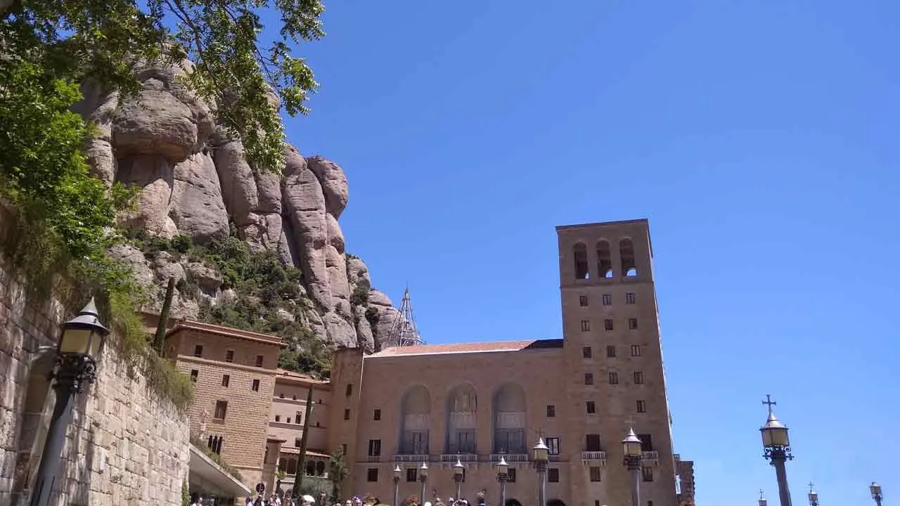 En España se hablan 4 lenguas oficiales, entre ellas el catalán