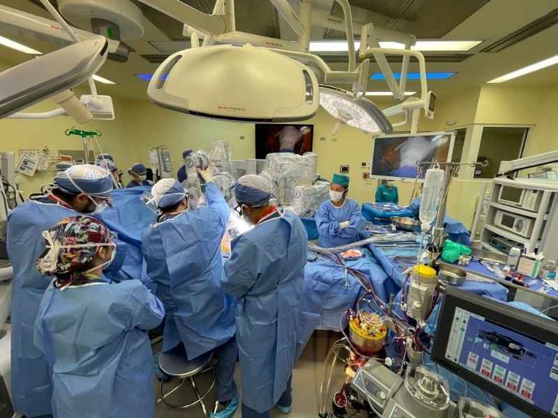 TecSalud realiza primera valvuloplastia mitral asistida por robot en M&eacute;xico.