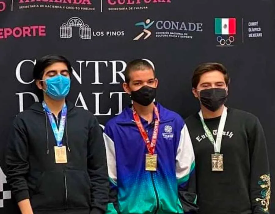 Iv&aacute;n gana el segundo lugar en Nacional de Ajedrez 