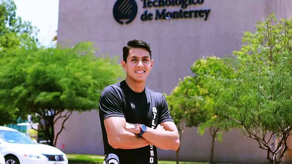 Alumno Tec se alista para competencia de Atletismo