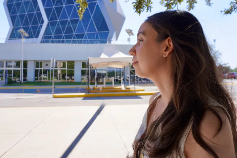 Arely Jim&eacute;nez en el Parque Ori&oacute;n del Tec campus Chihuahua.