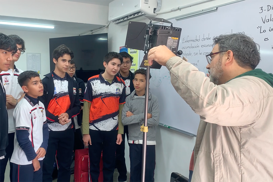 Taller de cine impartido por profesores del Tec a j&oacute;venes de la secundaria Jaime Torres Bodet.