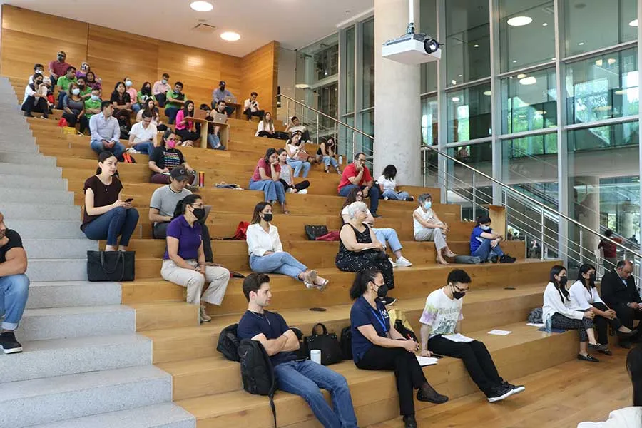Profesores, alumnos y parte de la comunidad del campus Monterrey se dieron cita en el foro.