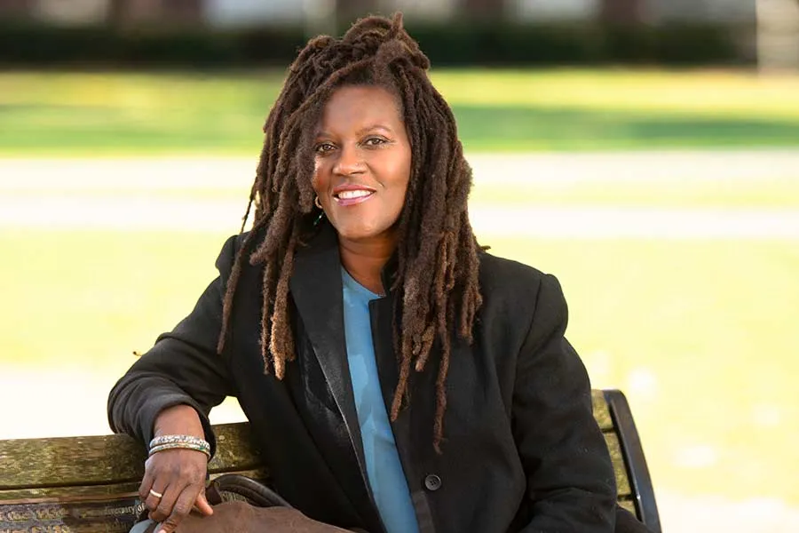Carol Wayne, conferencista en la Cátedra Alfonso Reyes.
