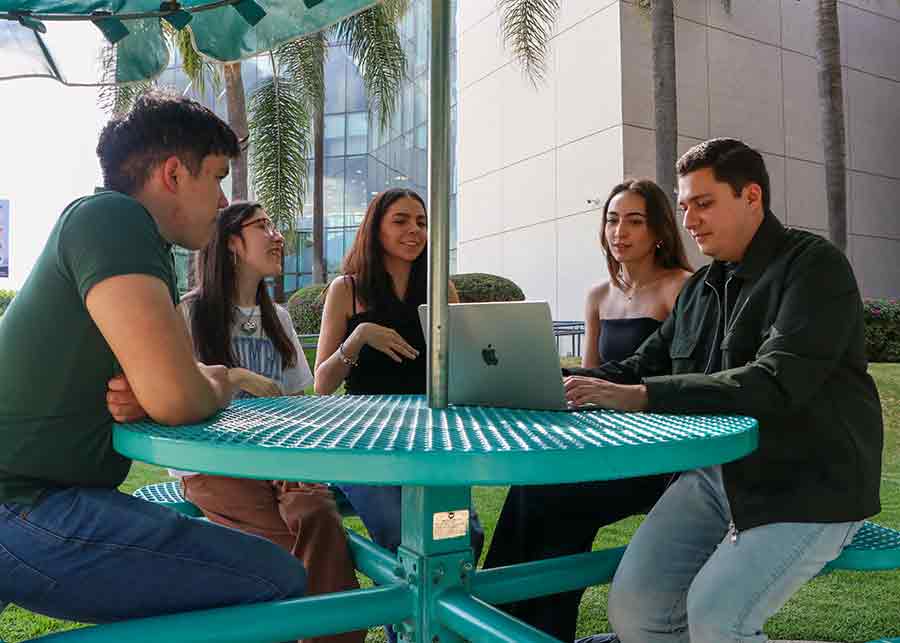 Certamen global Digi Edu Hack; equipo de Tec Guadalajara pasa a la final.