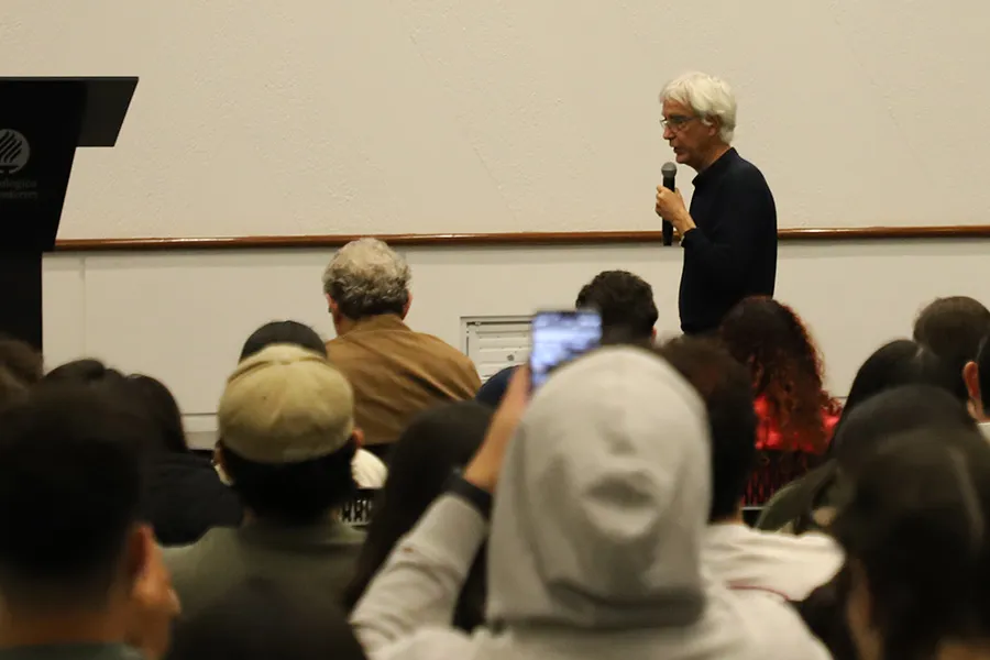 Christophe Claramunt durante su conferencia en el Tec campus Estado de México.