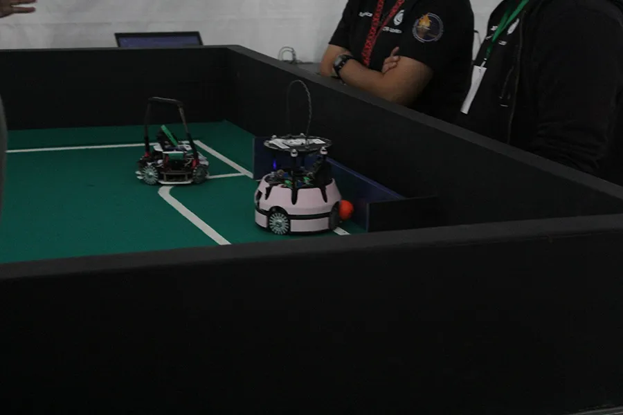 Los jugadores debían anotar en la portería contraria Foto: Andrea Aguilar.