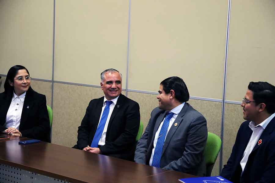 Convenio con Cruz Roja para que estudiantes de medicina del Tec Guadalajara realicen ciclos clínicos.