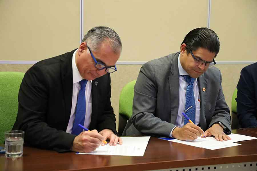 Convenio con Cruz Roja para que estudiantes de medicina del Tec Guadalajara realicen ciclos clínicos.