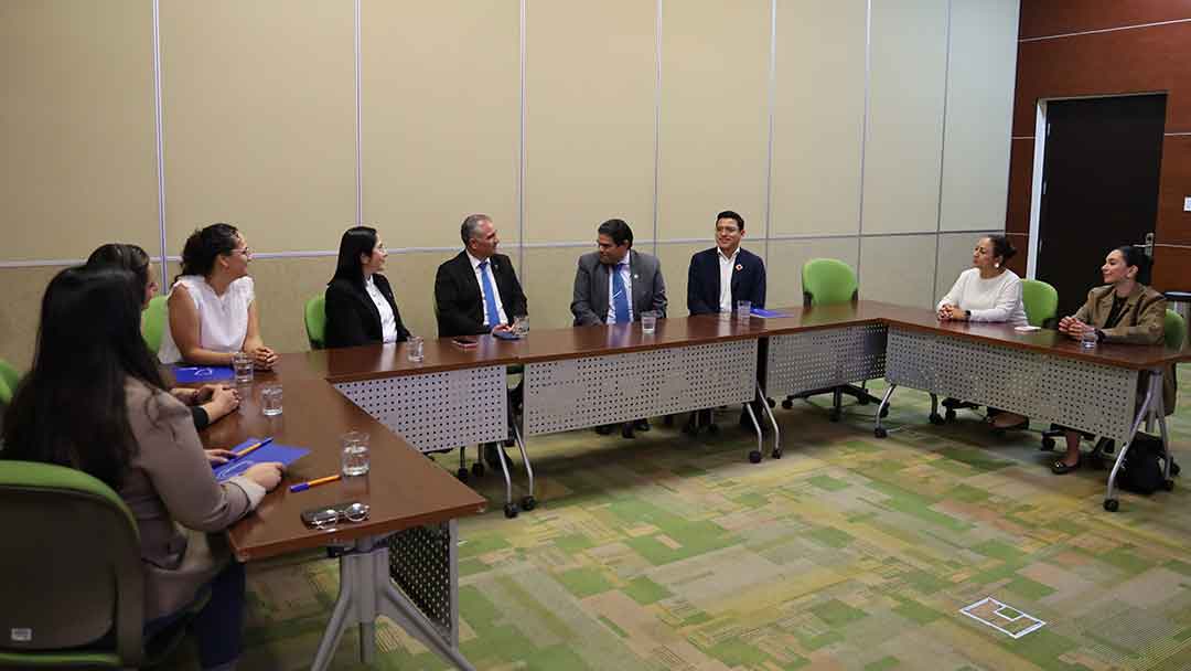 Convenio con Cruz Roja para que estudiantes de medicina del Tec Guadalajara realicen ciclos clínicos.