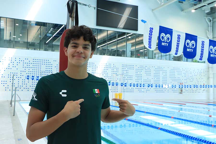 Daniel Sabor&iacute;o, nadador de Borregos Monterrey, en Wellness Center del campus Monterrey.