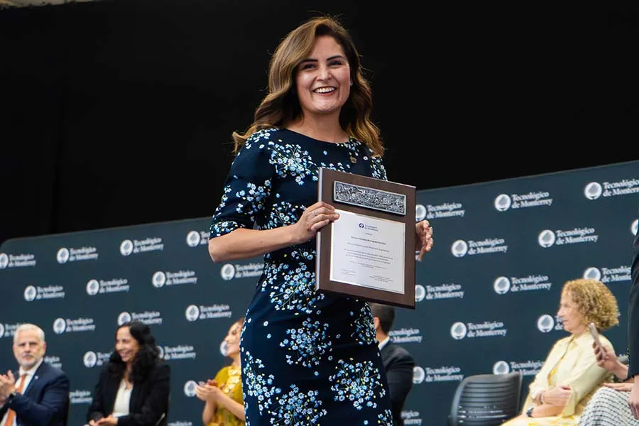 Dariana Rodr&iacute;guez en la ceremonia de entrega del Premio al Profesor Inspirador. 