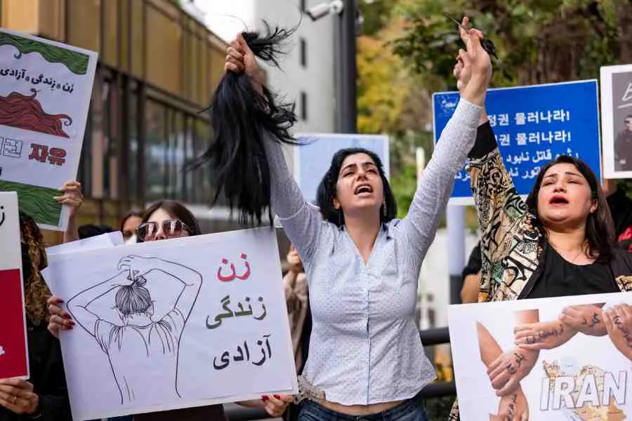 Di&aacute;spora en protesta por muerte de Mahsa Amini en Ir&aacute;n