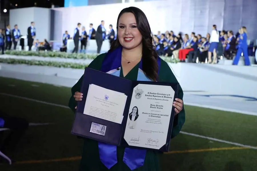 Diana durante su graduaci&oacute;n del pasado 29 de junio en campus Monterrey.