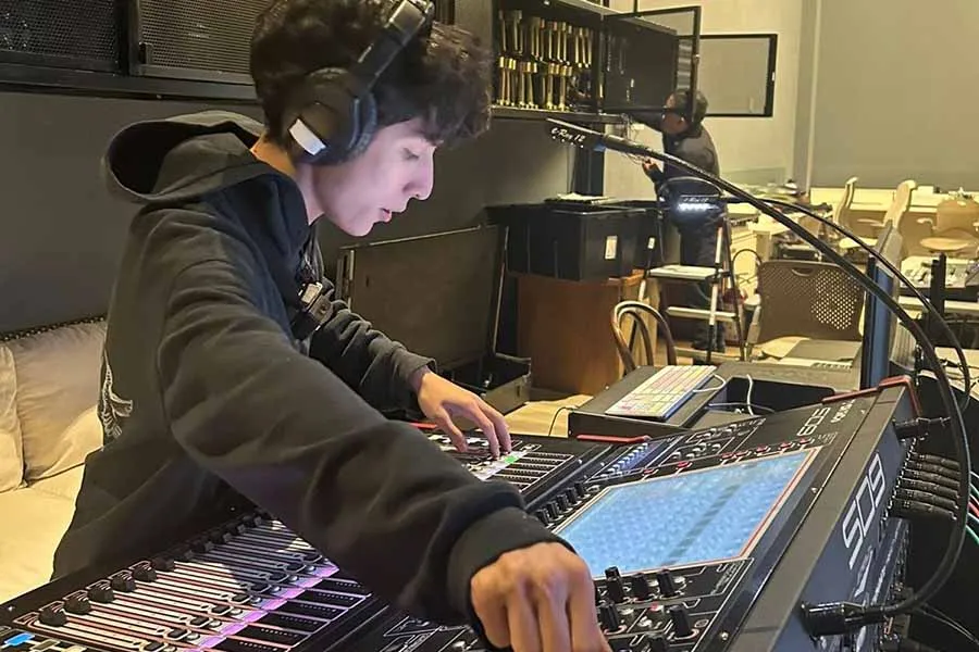 Diego Gonz&aacute;lez, estudiante de Producci&oacute;n Musical del campus Monterrey.