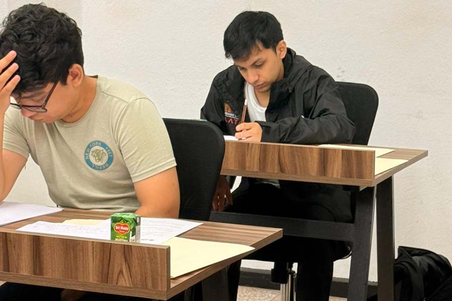 Diego Villarreal, estudiante del Tec, en Competencia Iberoamericana Interuniversitaria de Matemáticas.