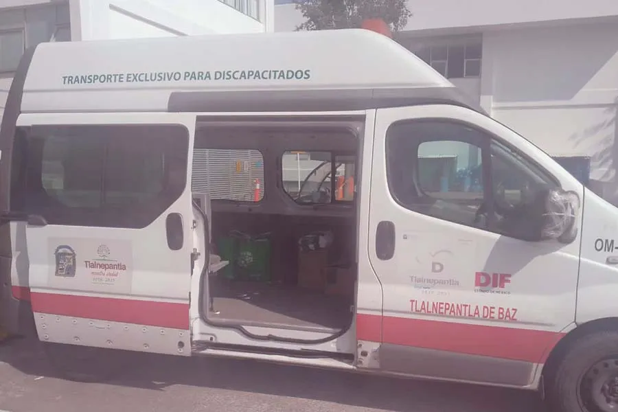 Colecta de v&iacute;veres, cerro Chiquihuite, Tec CEM