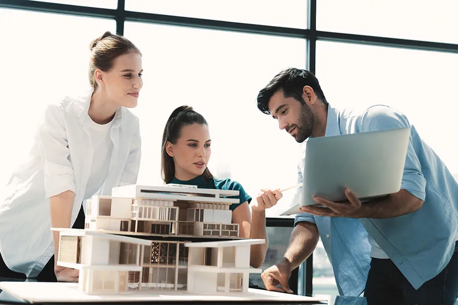 Estudiantes de Maestr&iacute;a en Arquitectura analizan dise&ntilde;o de edificio