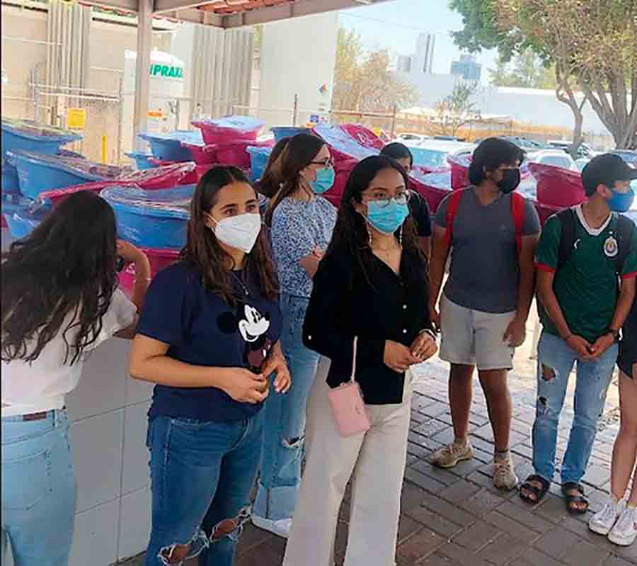 Proyecto Canastas de María, donación de despensas a madres solteras del Hospital Zoquipan.